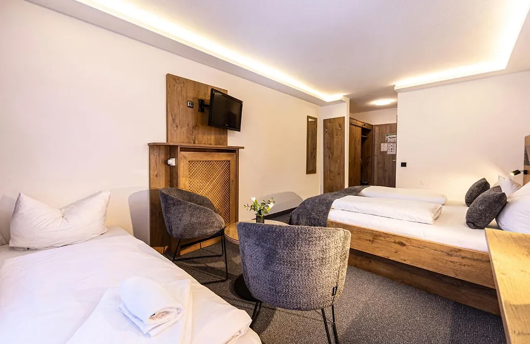 Hotel AlpinaRos-1