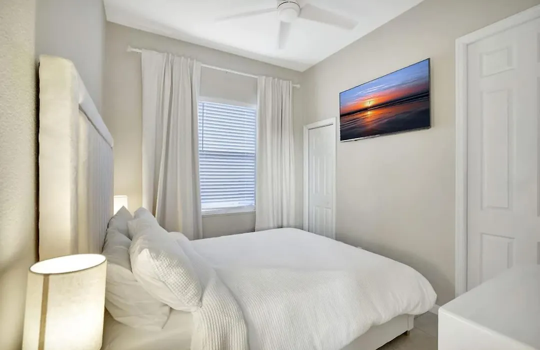 3 Minutes To Beach, Dining, & Nightlife, 4 Bedroom, 4 Bathroom, Equipped With Pool & Spa Lux Family Home Sleeps 10-1
