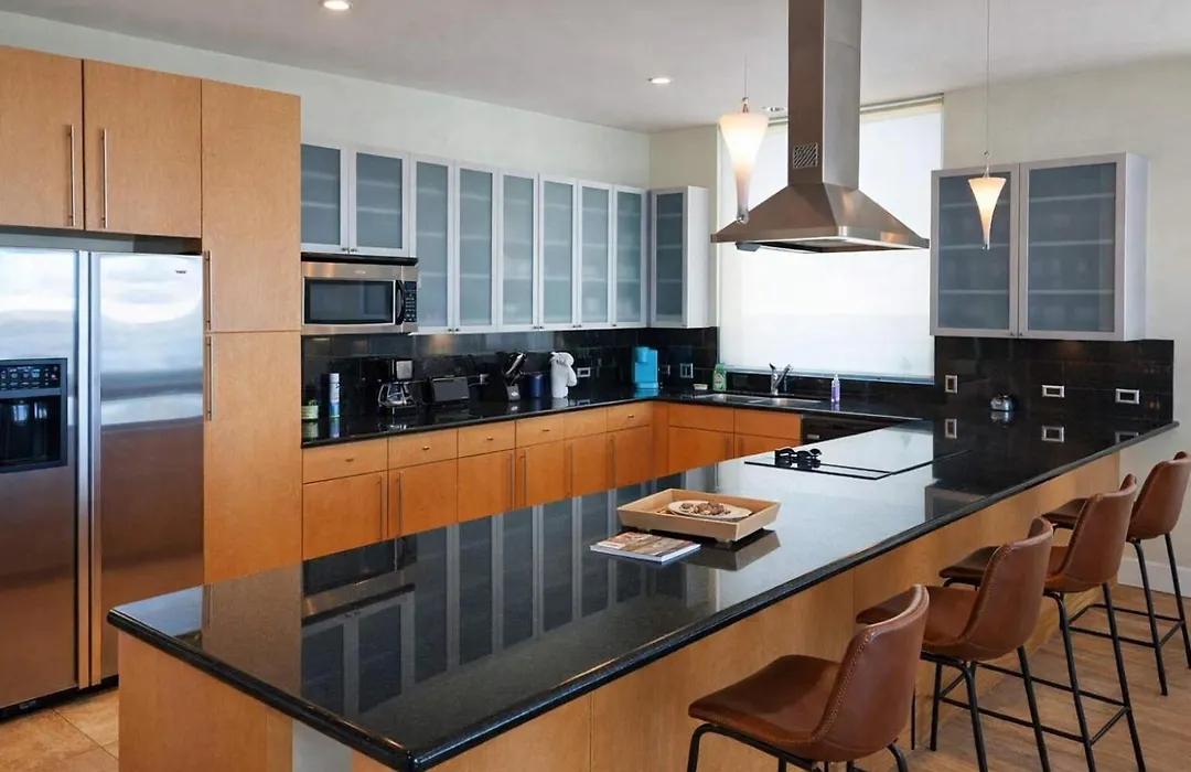 Penthouse Jr Unrivaled Luxury Insane Views-1