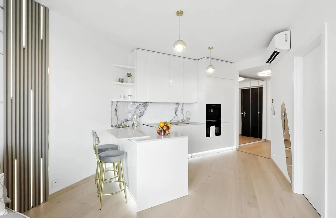 Golden Suite, RIVER&OLD TOWN VIEW, FREE Parking-1