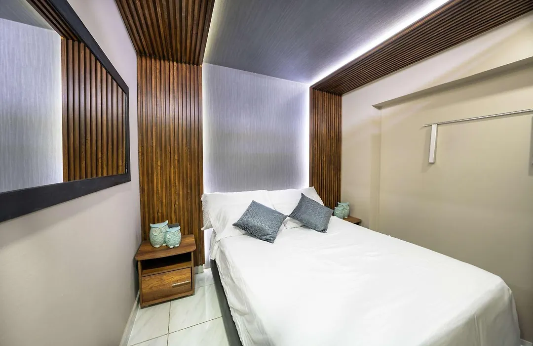 5 Habitaciones Con Un Jacuzzi Privado-1