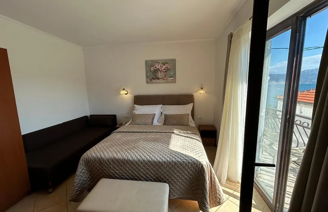 Hotel Vila Tina-1
