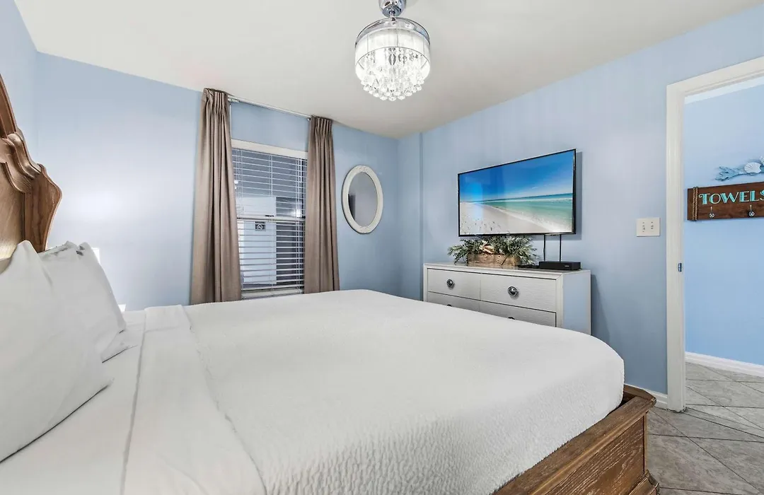 Pelican Beach Resort 504-1