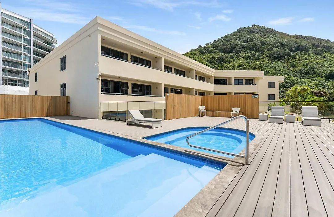 Oceanside Apartment With Pool Views-1