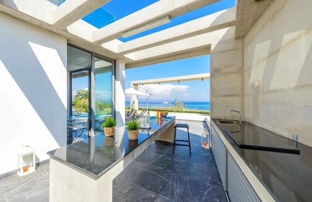 Luxury Villa By The Sea With Heated Pool-1