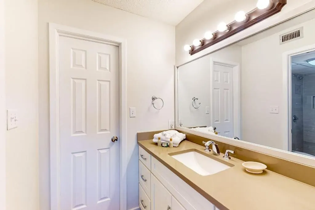 Edgewater Golf Villas #1506-1