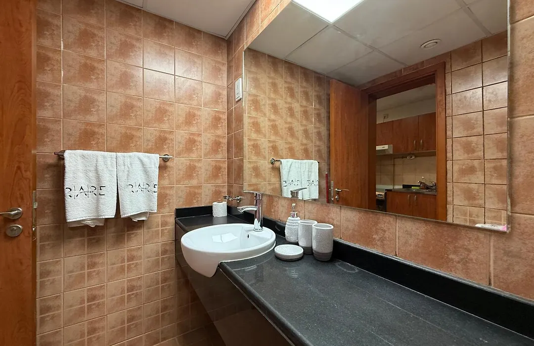 Rare Holiday Homes - Crescent Tower - Impz - Dubai Production City - R704-1
