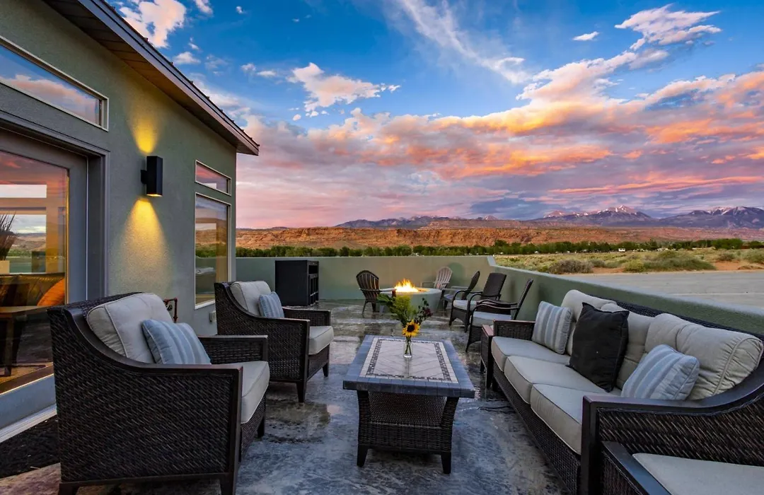 Luxury Dual-Home Escape With 2 Hot Tubs, Bocce Court & Panoramic Red Rock Views-1