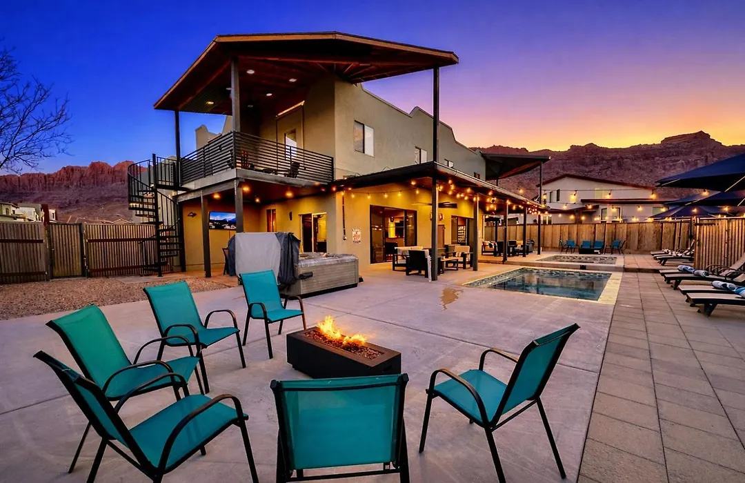 Moab Desert Hideaway 6-Bedroom Luxury Estate With Year-Round Pool & 2 Hot Tubs-1