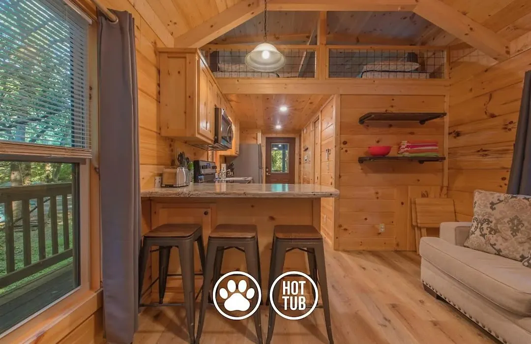 Gabriele Cabin Rustic Retreat Near Downtown-1