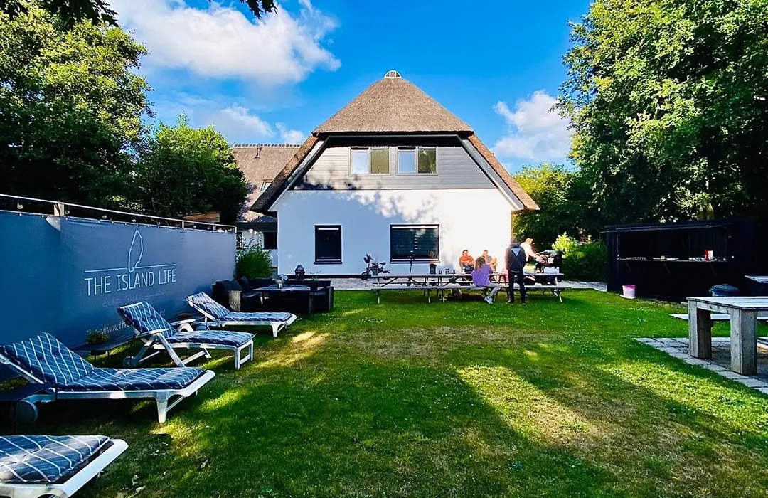 Theislandlife Vakantiehuis Met Prive Jacuzzi En 3 B&B Kamers-1