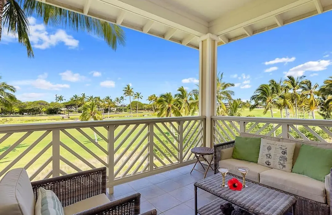 Spacious 2Br Condo With Lanai & Pool-1