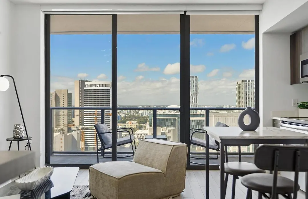 29Th Floor Balcony Studio Miami Skyline Views-1