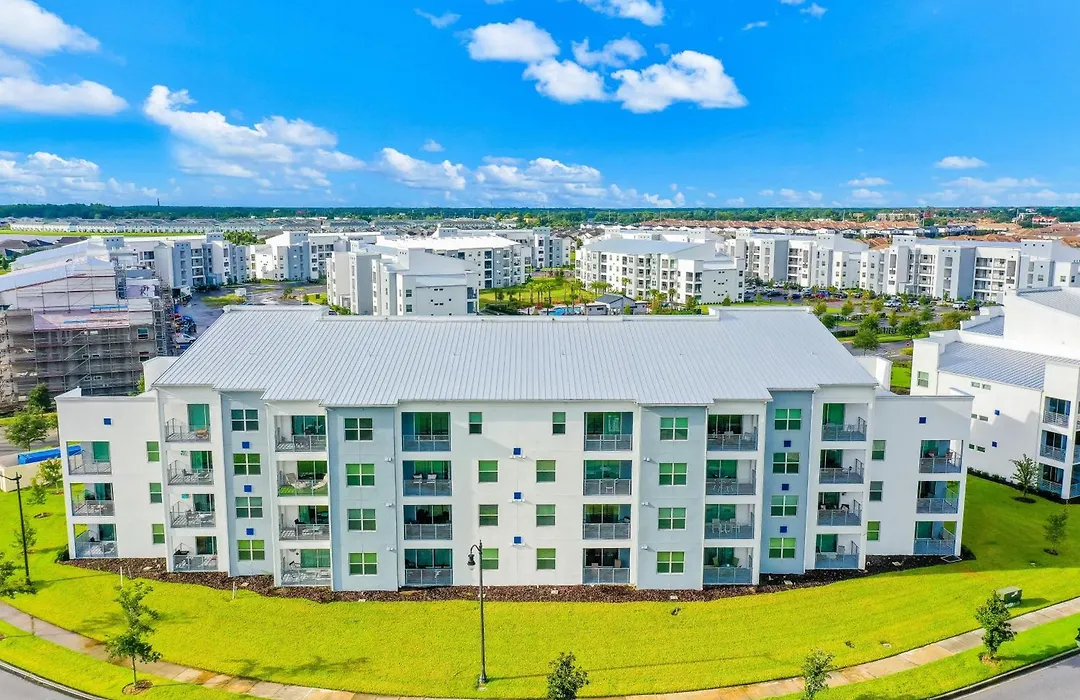 Fourth Floor Penthouse With Shared Pools And Hot Tub, Fast Wifi, & Central Ac-1