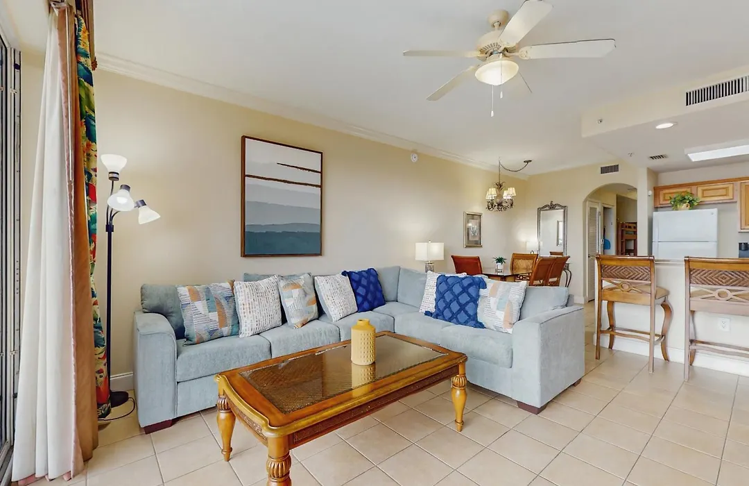 Lake-View 3Rd-Floor Condo With Hot Tub, Pools, Balcony, Shuttle Service, & Gyms-1