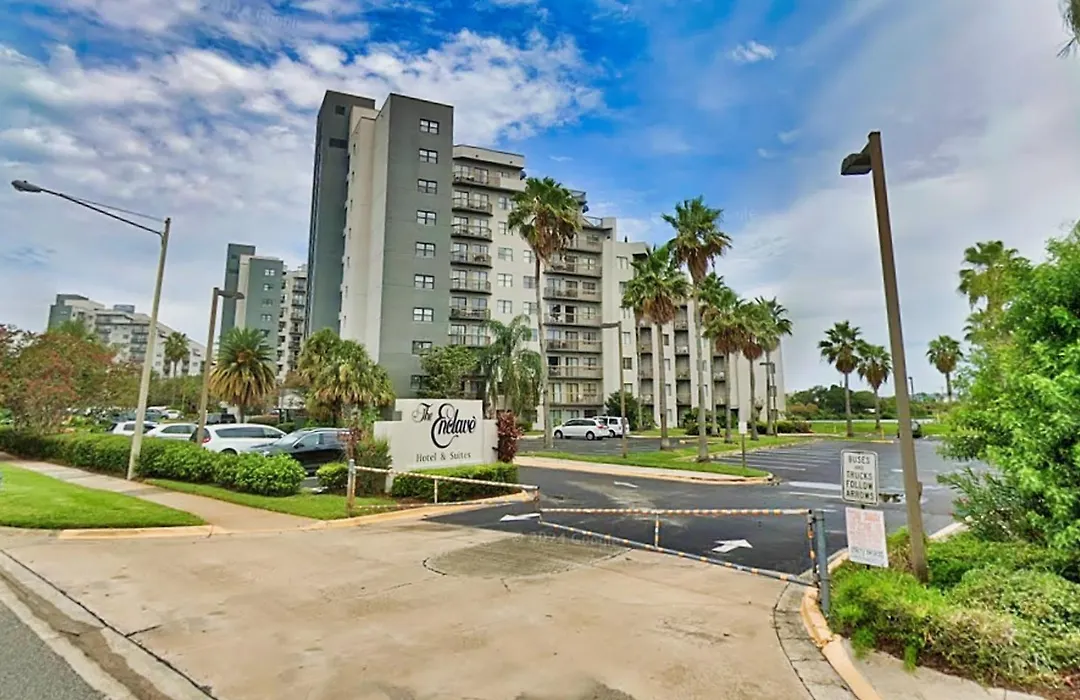 Spacious Condo With A Kitchenette, Ac, Pools, Hot Tubs, Tennis, & Gym-1