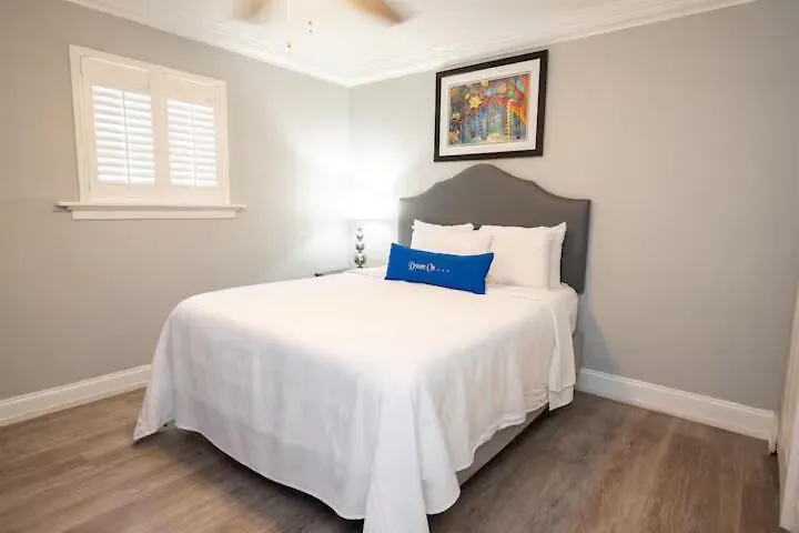 2Br Marigny Retreat Near Frenchmen W Pool & Tub-1
