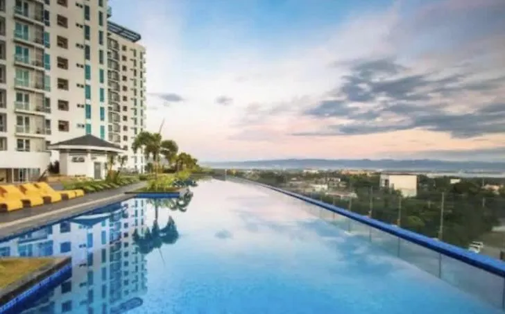 Mactan Newtown Seaview Condo With Pool View & Beach Access-1