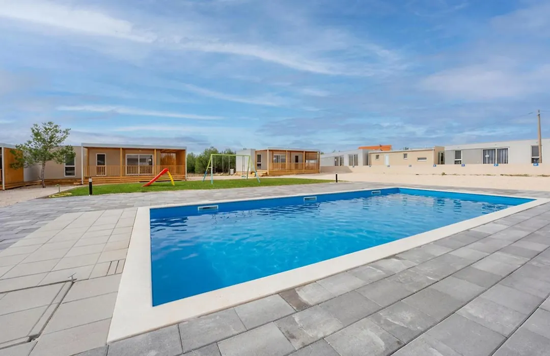 Premium Holiday House 5-1