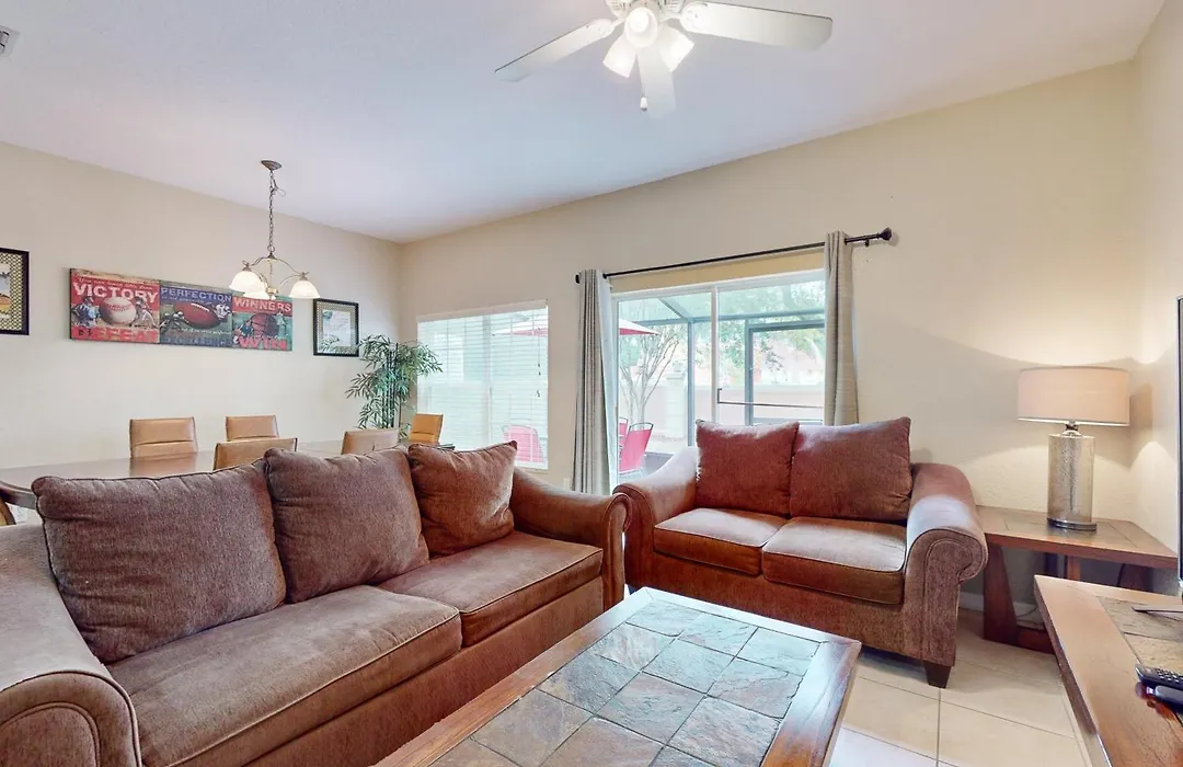 Gated-Entry Townhome, With Shared Pool, Central Ac, Near Theme Parks-1