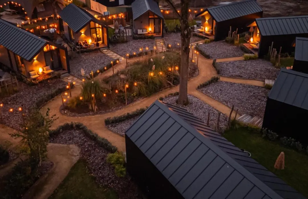 Luxe Tinyhouse Voor 2 Personen Met Hottub-1