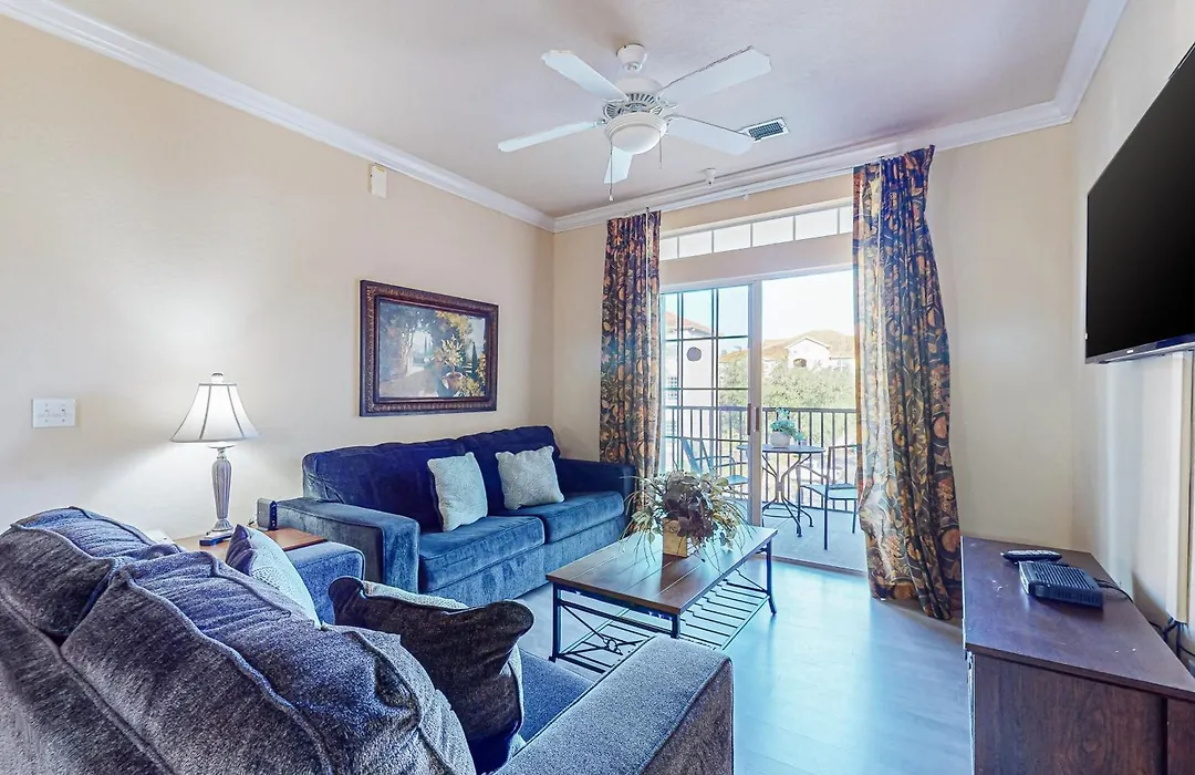 Resort Condo Close To Theme Parks With On-Site Pool, Bar, Restaurant, & Gym-1