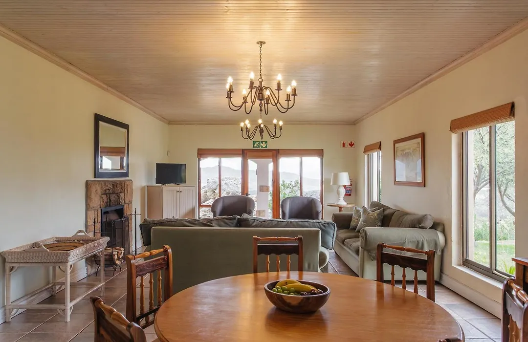Lux 3Br Weekend Escape Nr Hermanus Pool & Hottub-1