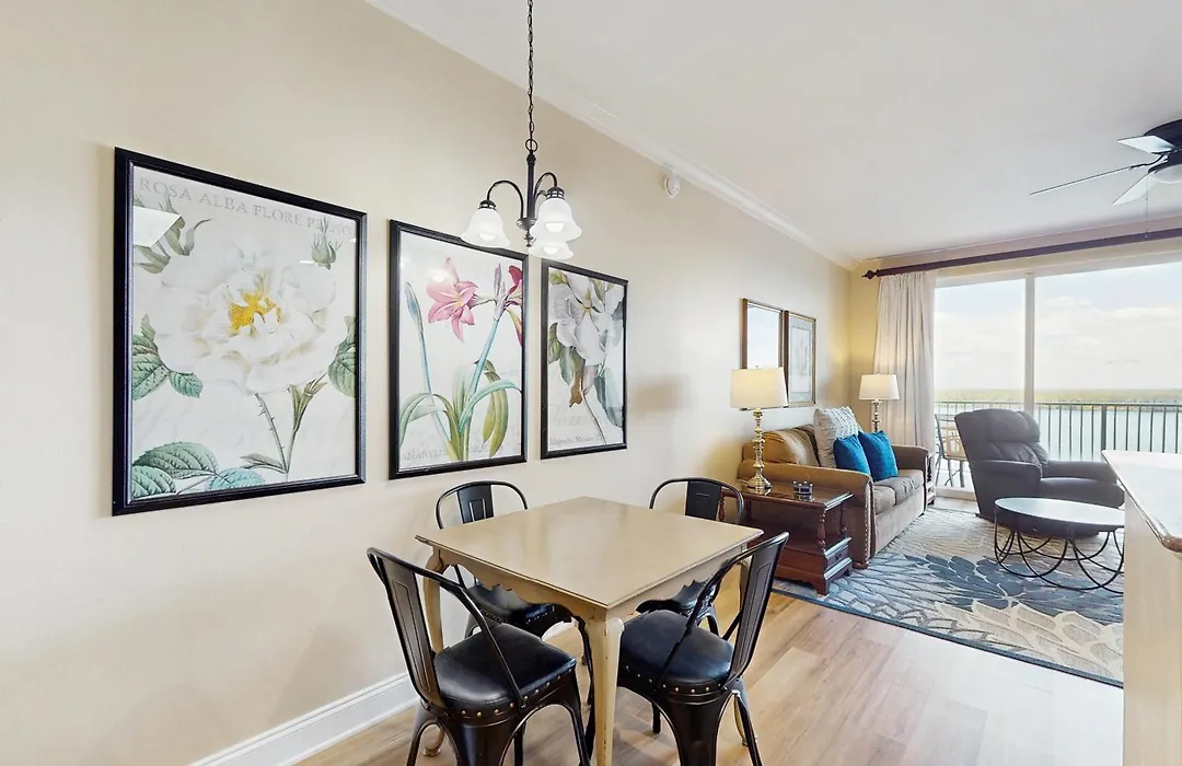 Luxury Lakefront Condo With Balcony, Jetted Tub, Heated Pool & Resort Amenities-1