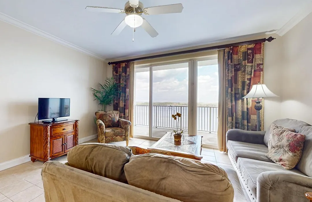 Inviting Lakefront Condo Near Attractions With Lake View, Ac, Pool & Hot Tub-1