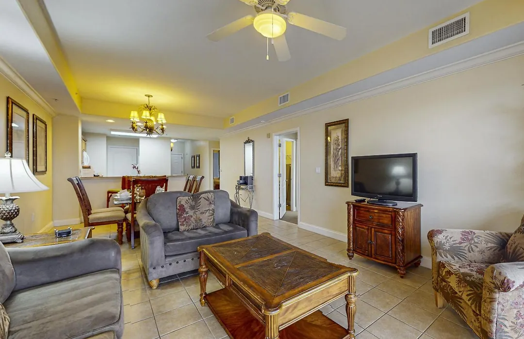 Ideal Lakefront Escape With Lake View, Ac, Wifi, Pool & Hot Tub Near Attractions-1