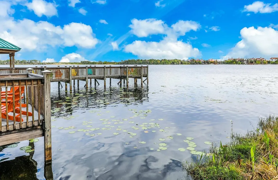 Lakefront Condo With Full Kitchen, Ac, Pool & Hot Tub Near Local Attractions-1
