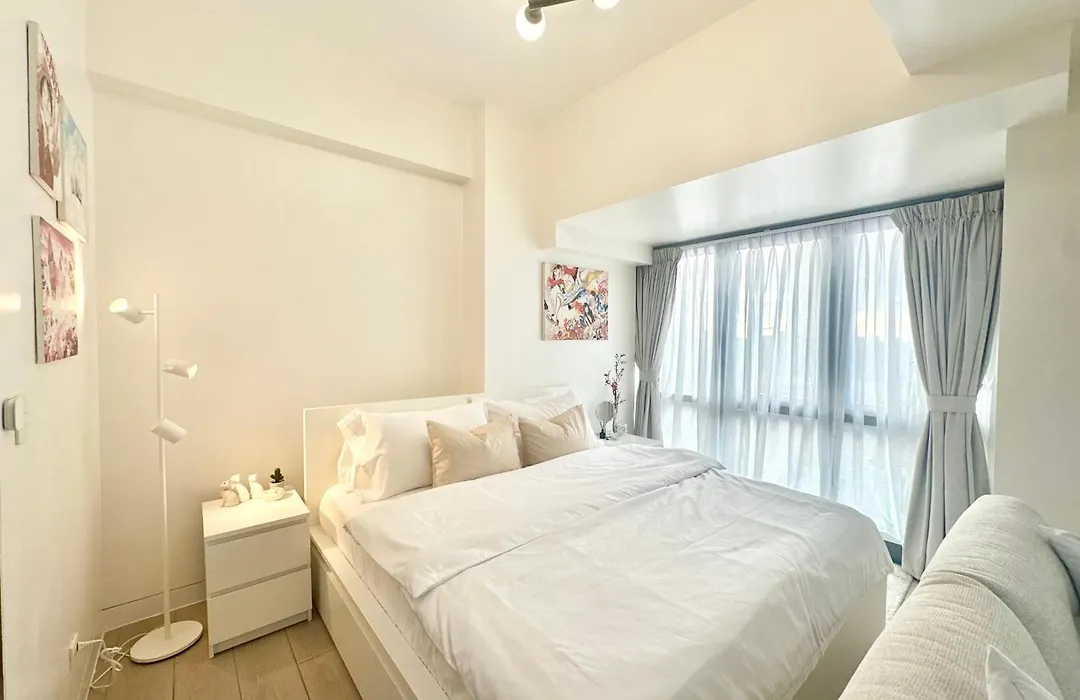 New Cozy 1Br King Bed At Greenbelt Hamilton Makati-1