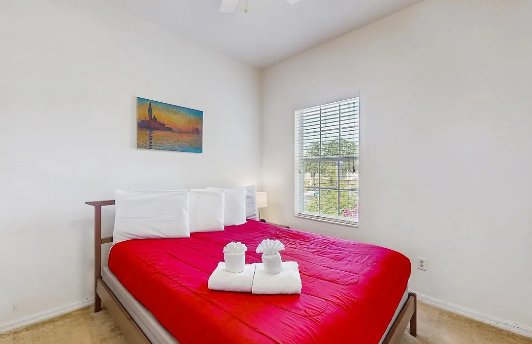 Cozy Family Home Boasting Entertainment For Everyone With Wifi-1