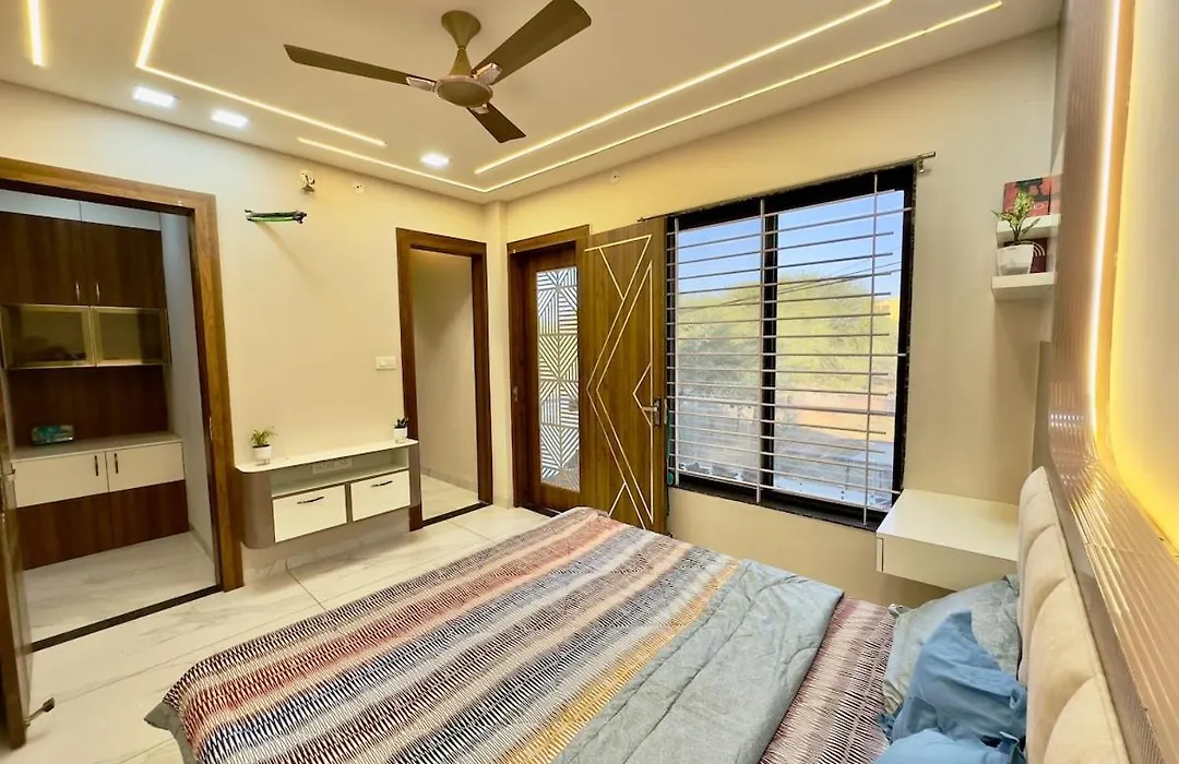 Luxury 3Bhk Villa With Bathtub And Penthouse-1