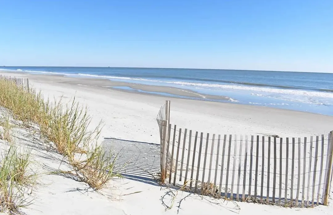 Direct Oceanfront Unit Amazing Views With Pools-1