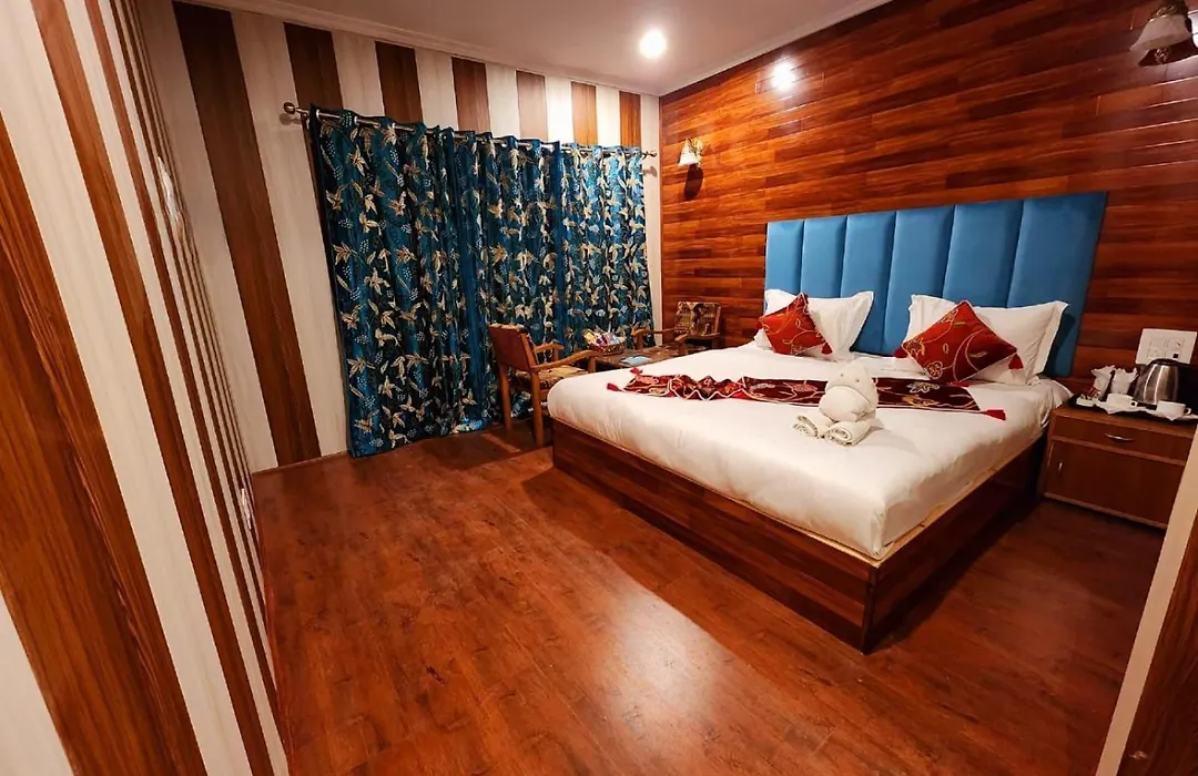 The Heritage Group Of Houseboats-1