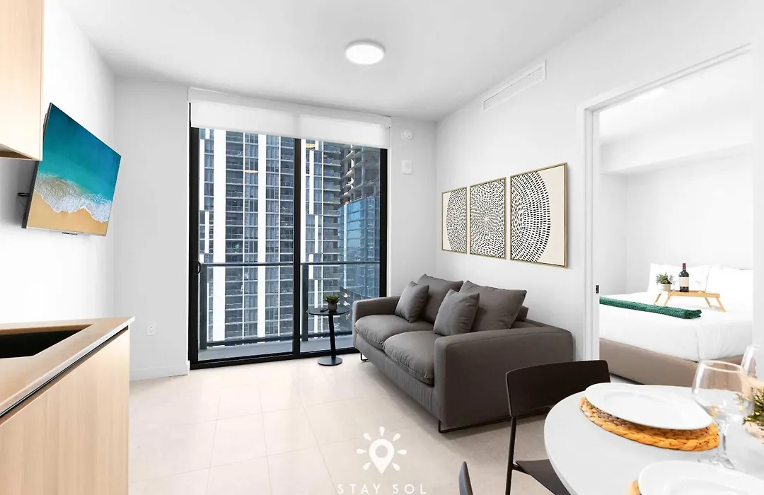 Light-Filled 1Br With Private Balcony Urban Chic-1