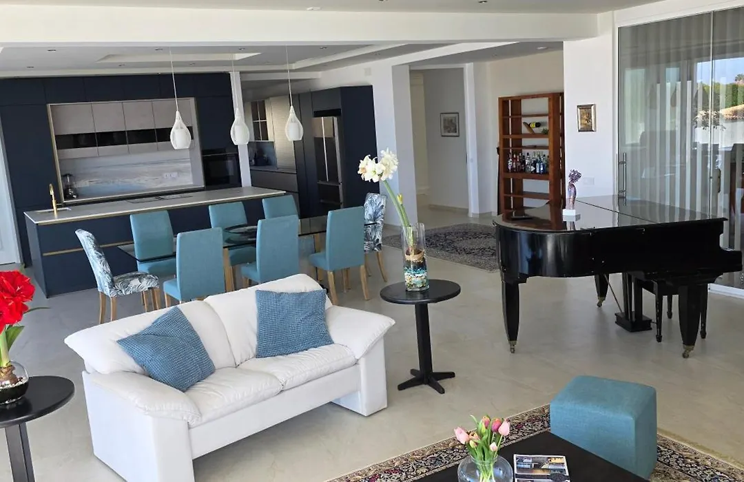 Luxury Seaview Apartment-1