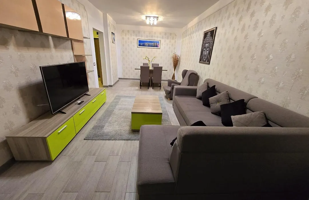 Beach Front Apartment - Azizi Beach Pool Spa Piscina Calda-1
