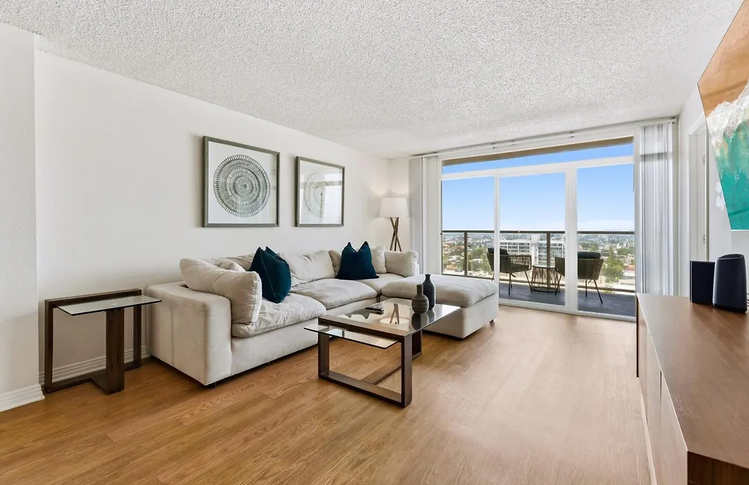 Azure Horizons - A Marina High-Rise 3BR Masterpiece-1