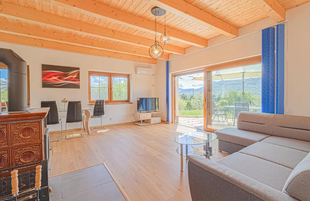 Apartmany Pod Letistem S Virivkou-1