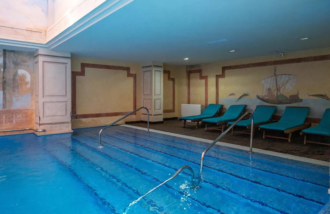 2B Luxury With Spa & Pool Beach Area Estepona-1