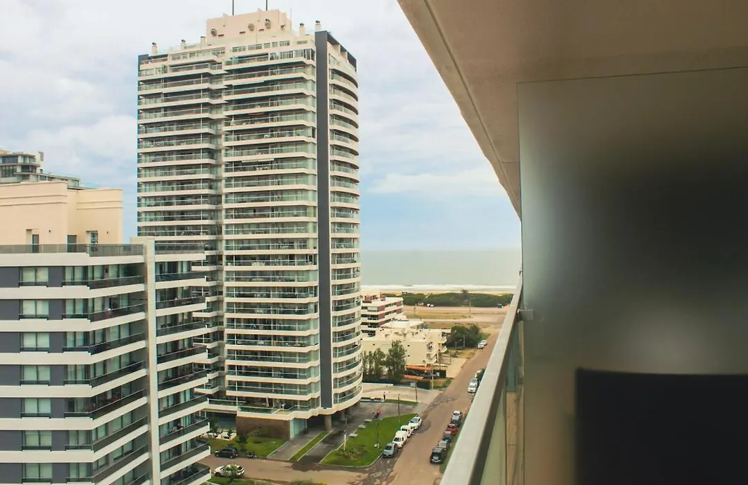 Hermoso Apartamento En Torre Chronos Con Piscina Climantizada Y Vista Al Mar-1