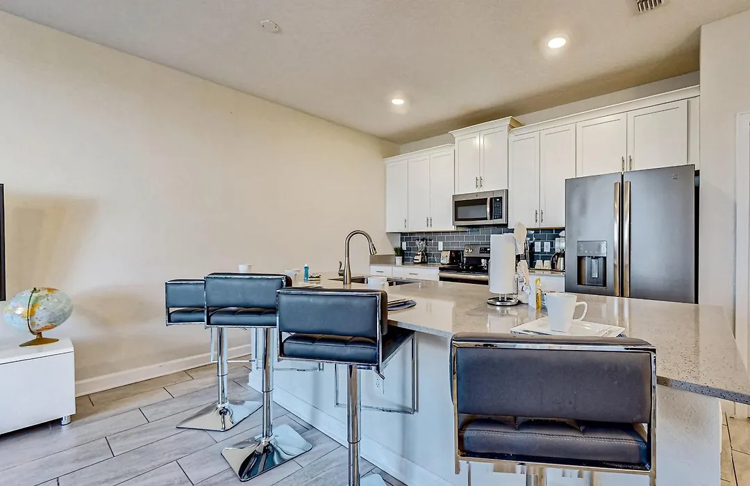 Inviting Home Near Theme Parks With Private Heated Pool, Lanai, Patio & W/D-1