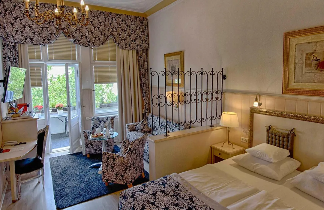 Hotel Augusta Am Kurfürstendamm-1