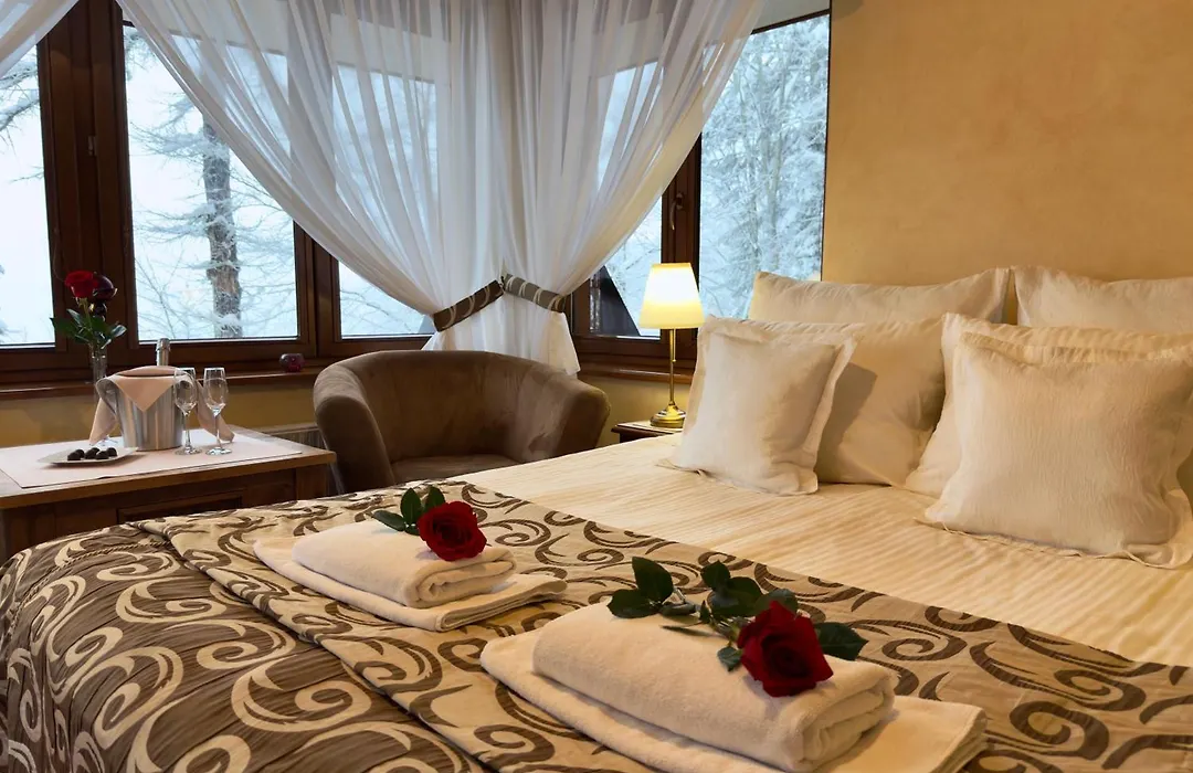Hotel Dwor Karolowka-1