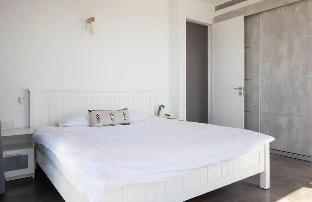 Luxury Penthouse W Jacuzzi & Sea View L Mamad-1