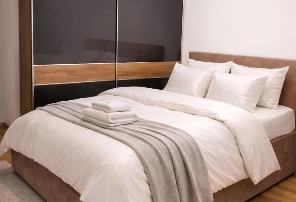 Avenoir Suite-1