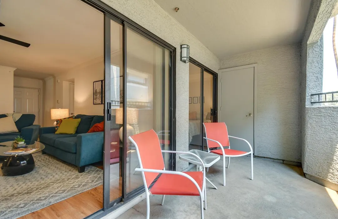 Walkable Location: Phoenix Apt W/ Pool Access!-1