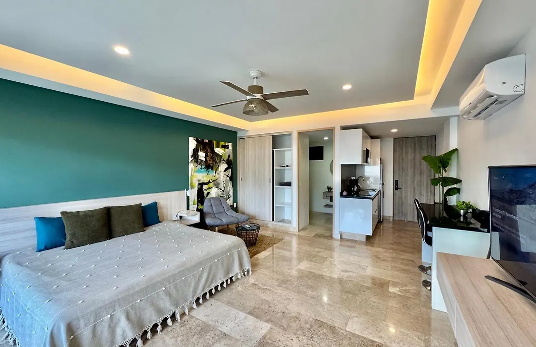Luxury Apartment Top Location!-1